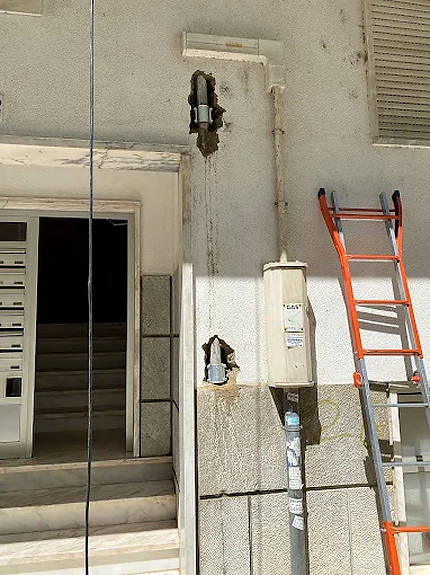 Intervenção técnica em fachada para reparação e deteção de fuga